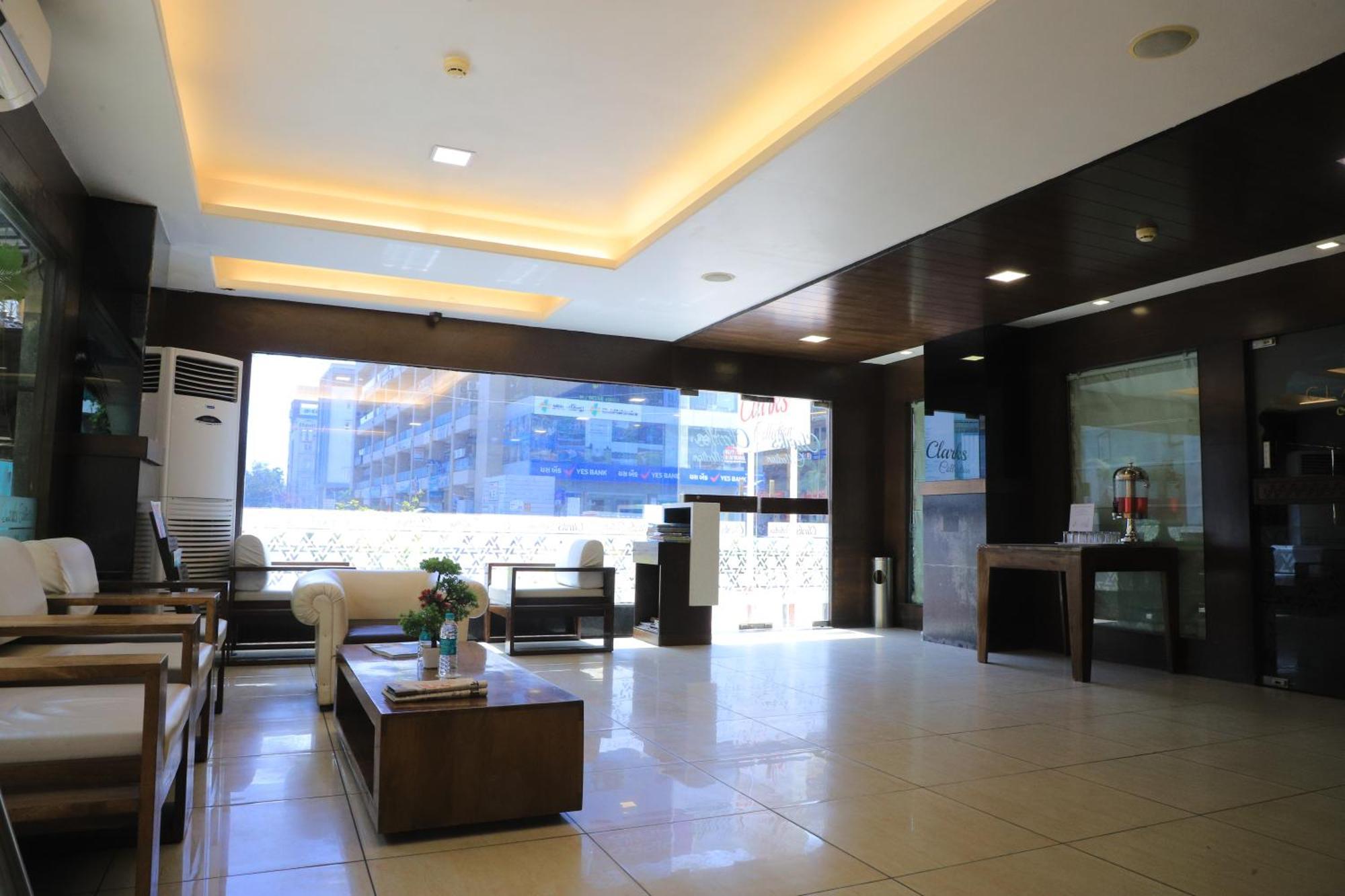 Hotel Clarks Collection Vadodara Exterior photo