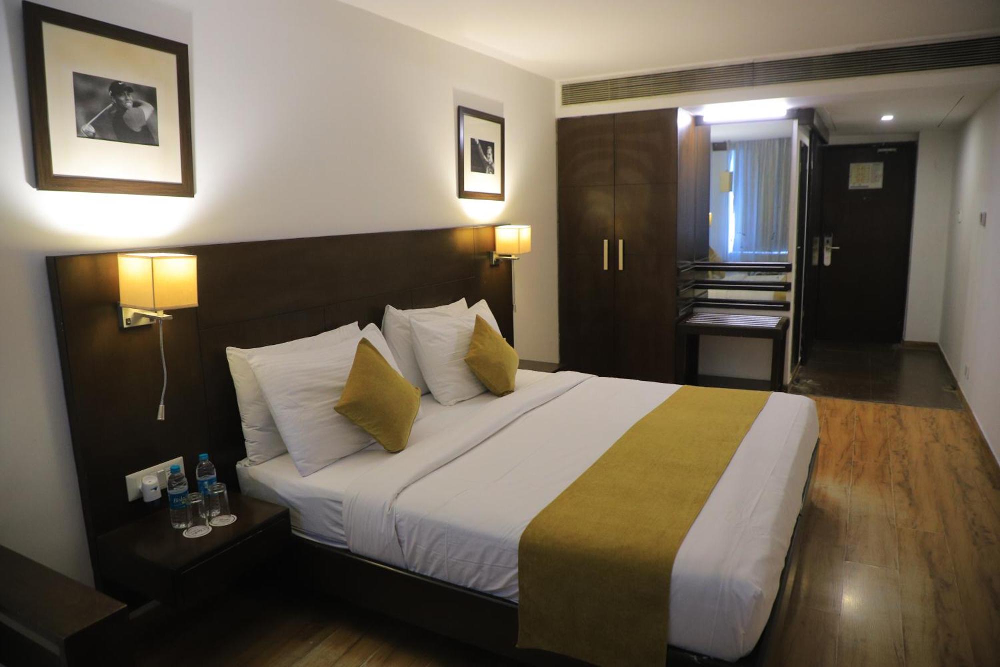 Hotel Clarks Collection Vadodara Exterior photo